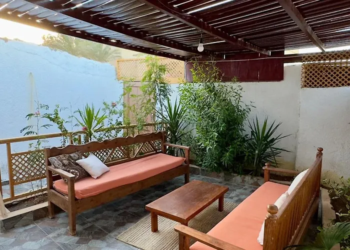 Cozy Garden Private House